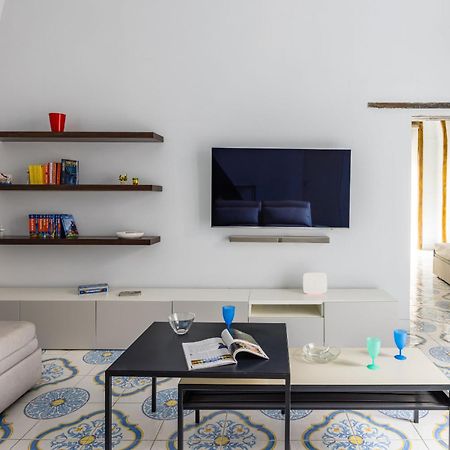 Leticia'S Apartment By Wonderful Italy Napoli Dış mekan fotoğraf